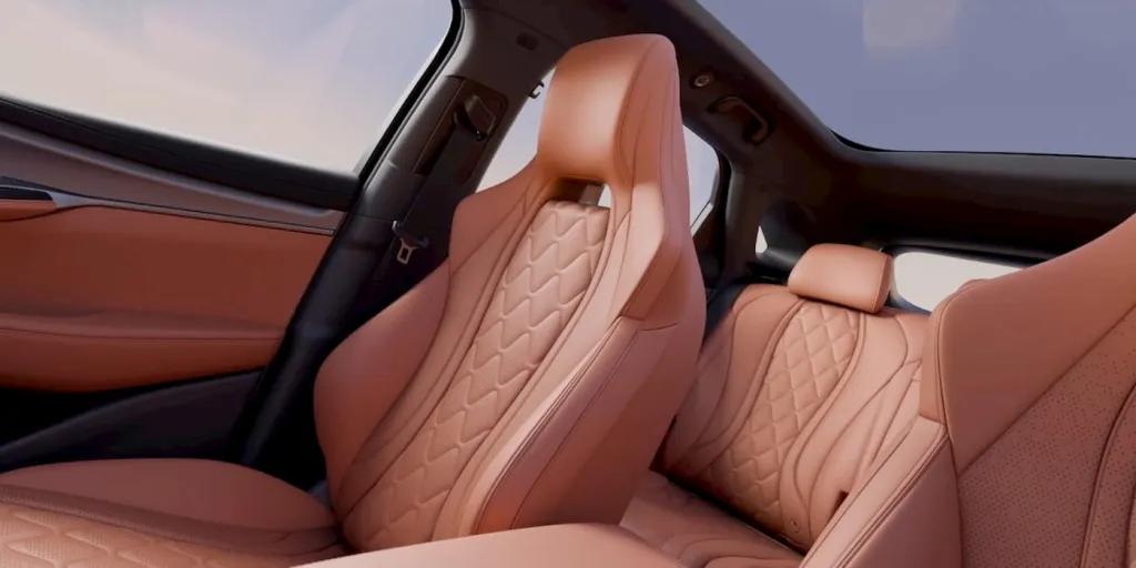 BYD Sealion 7 — asientos premium y techo panorámico