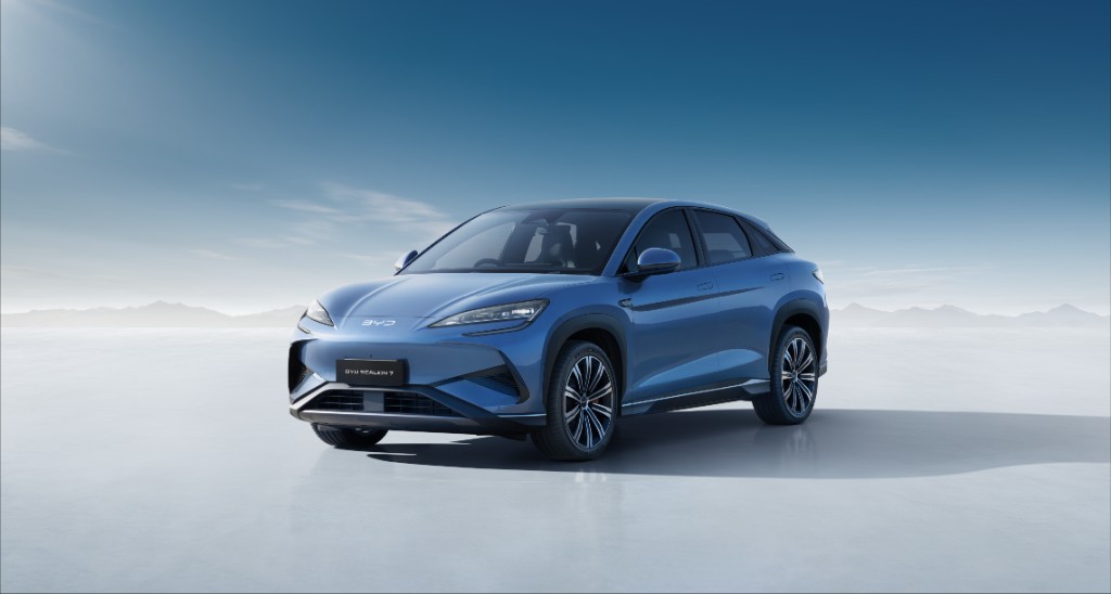 BYD Sealion 7 — silueta coupé SUV, vista premium