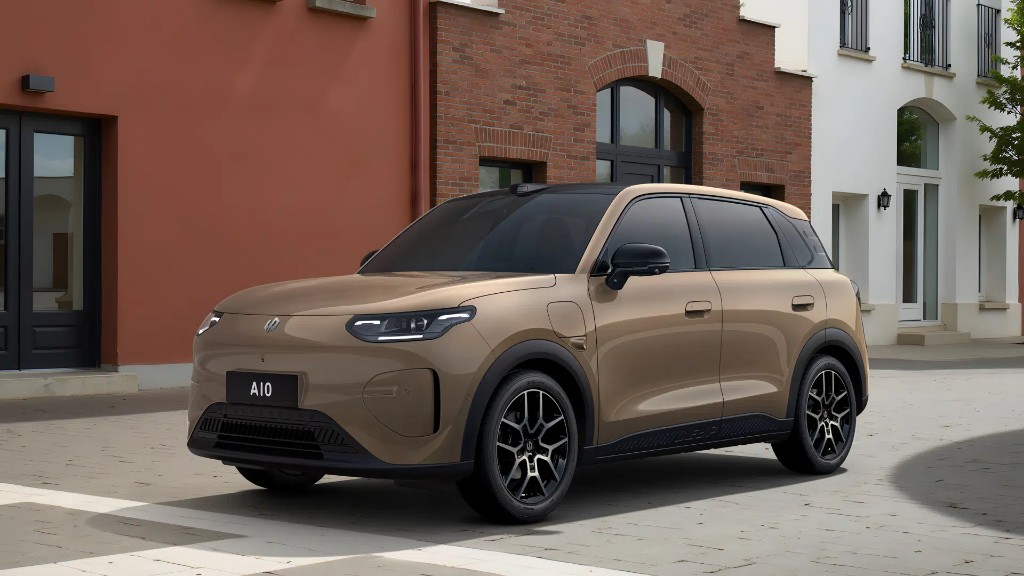 Leapmotor A10 — en entorno urbano europeo