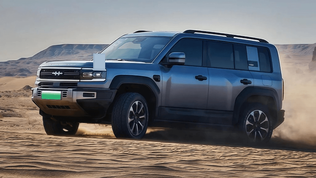Leopard TI7 — conducción en desierto con polvo y actitud off-road